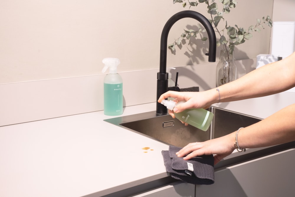 Nettoyage spécifique et détaillé d'une surface